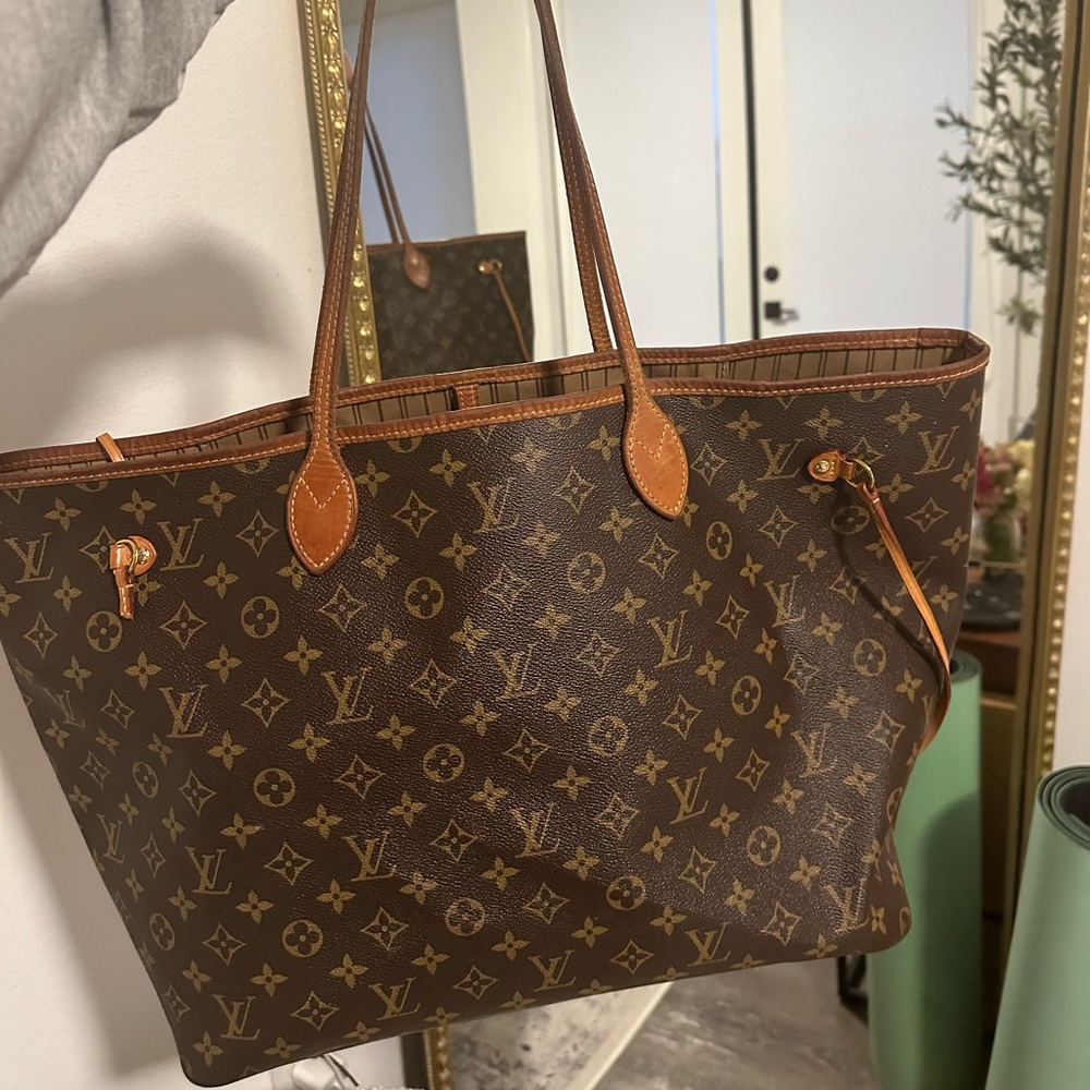 Louis Vouitton Neverfull tote bag